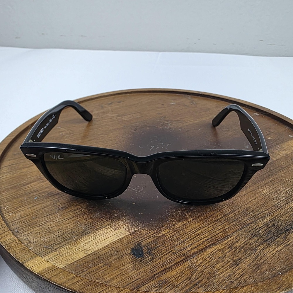 Ray-Ban RB2140 Wayfarer Sunglasses Mens 54mm Black Green Square Tinted Italy